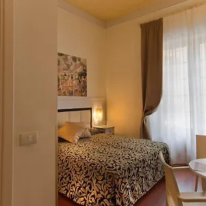 2* Bed & Breakfast Florence Room B&B