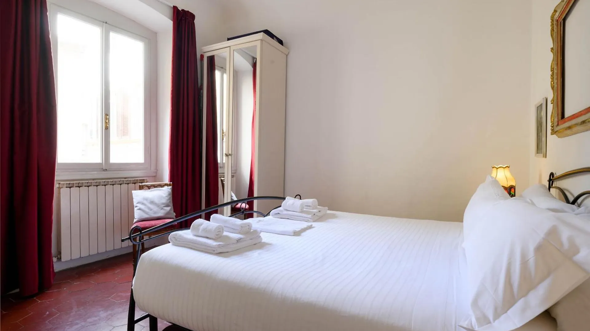 Romantic Ponte Vecchio Florence Apartment